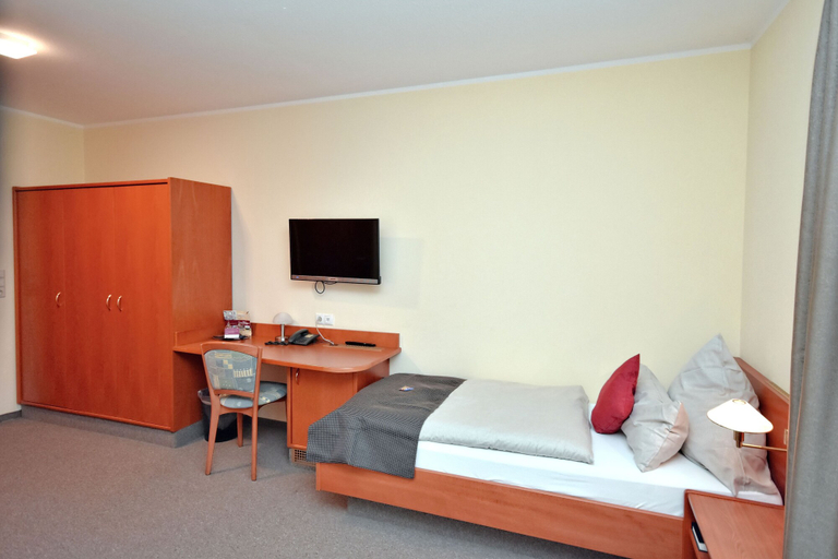 Bedroom 3, Hotel Zum Deutschen Hause, Oldenburg