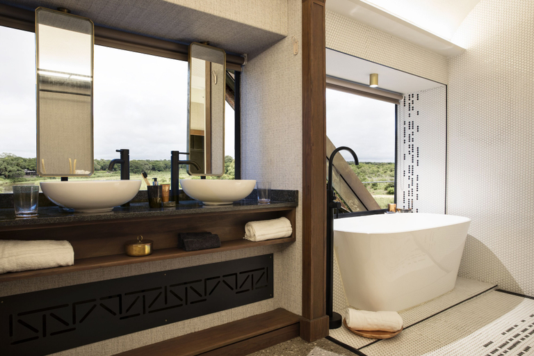Bathroom 5, Kruger Shalati - Train on the Bridge and Garden Suites, Ehlanzeni