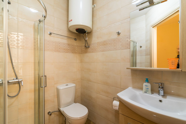 Bathroom, Kantouni Bizi, Ionian Islands