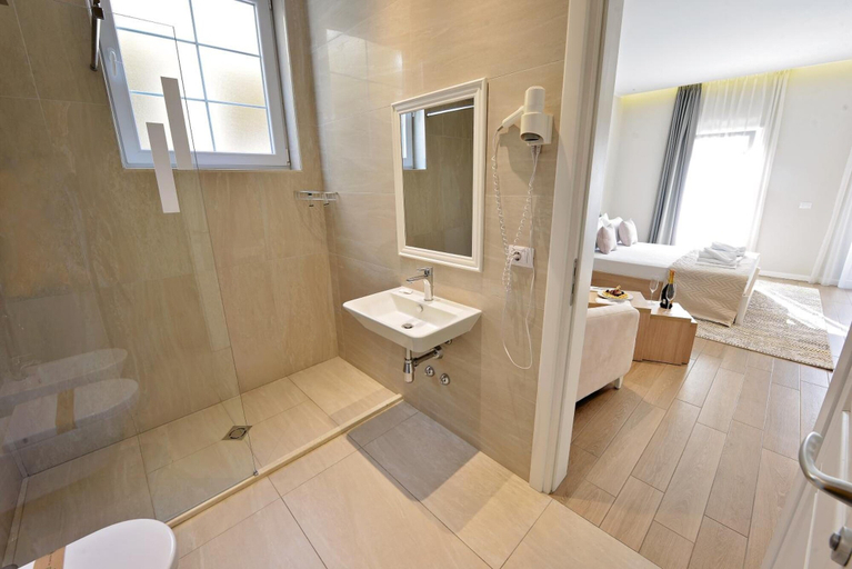 Bathroom 5, Alis Hotel, Shkodrës