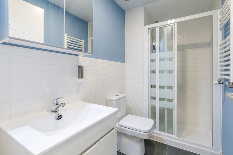 Bathroom 4, AYZ Villegas - Auto check-in property, Madrid