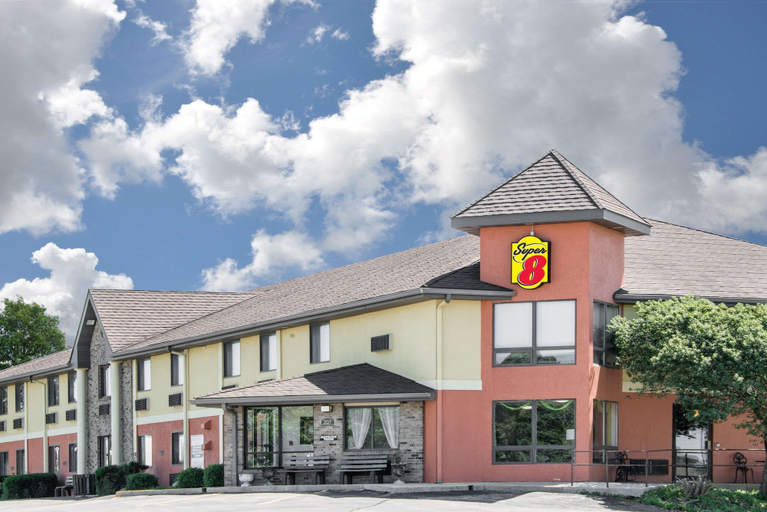 Exterior & Views 2, Super 8 by Wyndham Toledo, Tama