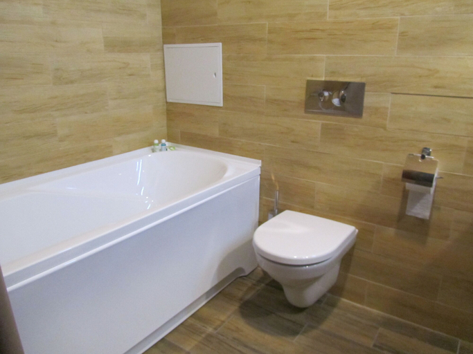 Bathroom 5, Green Park Hotel Airport Minsk, Smalyavichy