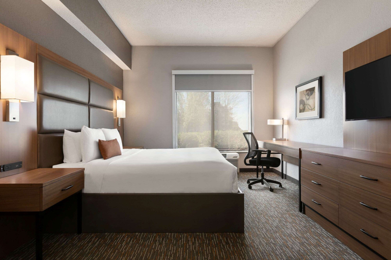 Bedroom 3, Wingate by Wyndham - Cincinnati - Blue Ash, Hamilton