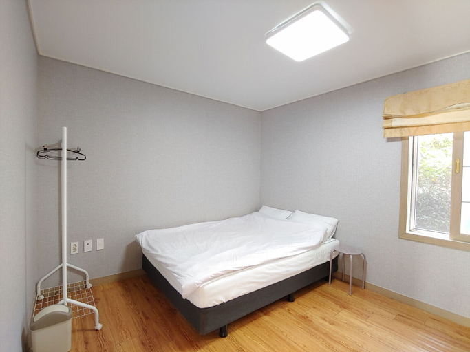 Bedroom 3, Haemaji Pension, Seogwipo