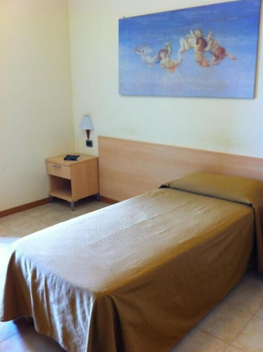 Bedroom 3, Hotel Atleti, Foggia