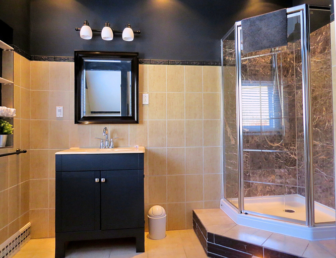 Bathroom 3, The Fourth Lock Bed & Breakfast, Halifax