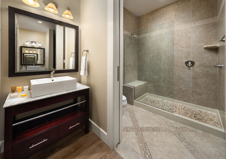 Bathroom 4, Catalina Island Inn, Los Angeles