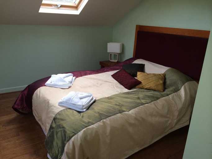 Bedroom 3, Halfway House, Caerphilly