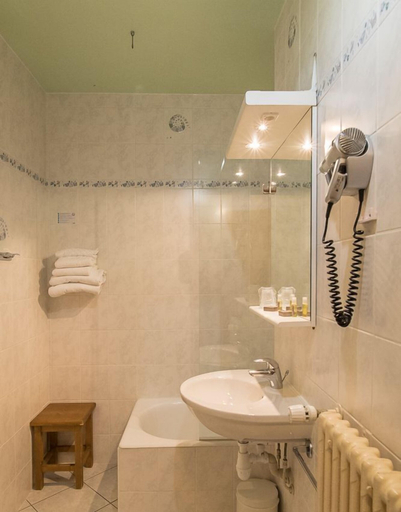 Bathroom 4, Alpina Lodge Vanoise, Savoie