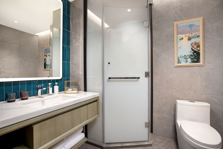 Bathroom 4, Yuehua Hotel Xiamen Seaside Hotel corridor leads to the stone exhibition hall, Xiamen