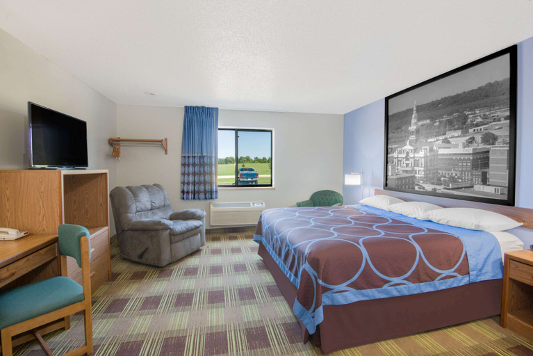 Bedroom 4, Super 8 by Wyndham Toledo, Tama