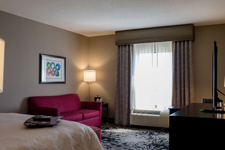 Bedroom 3, Hampton Inn Oxford/Conference Center, Lafayette