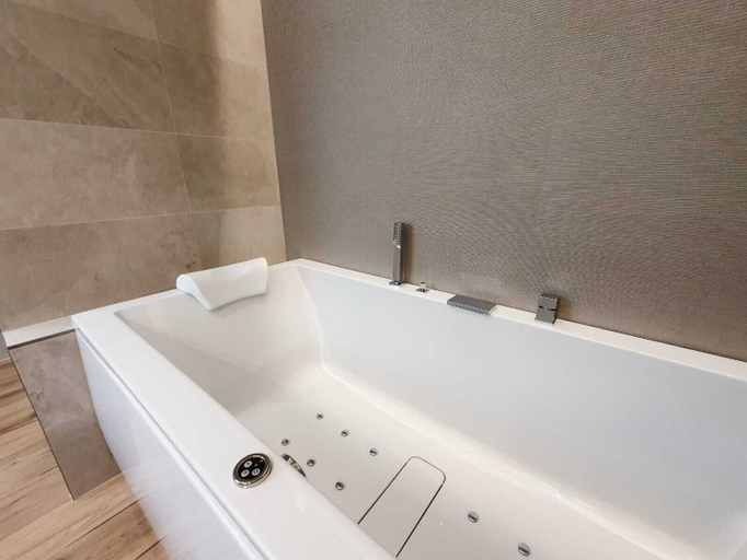 Others 5, Rota Apartments, Bergamo