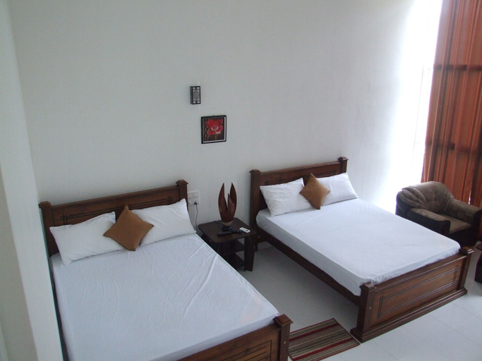 Bedroom 2, Mountriver Hotel, Yatiyanthota