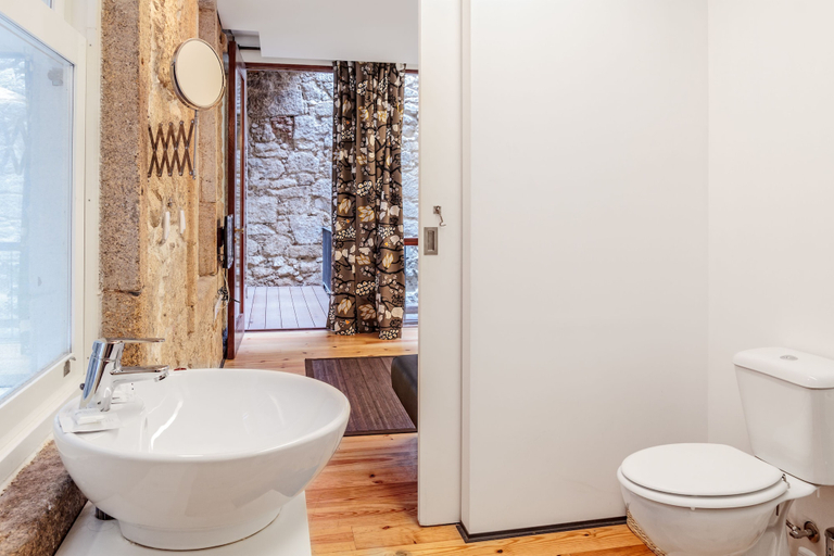 Bathroom 3, B.Places Apartments, Porto