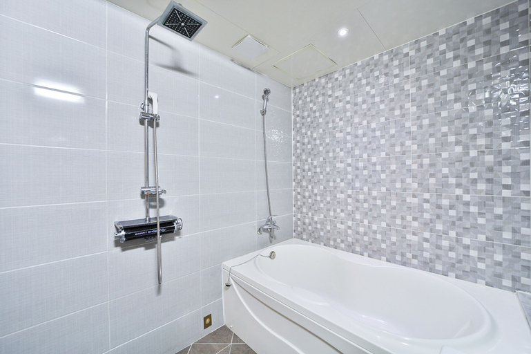 Bathroom 3, B&B HOTEL, Gimhae