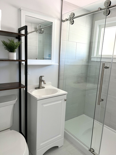 Bathroom 5, Kingfisher Oceanside, Barnstable