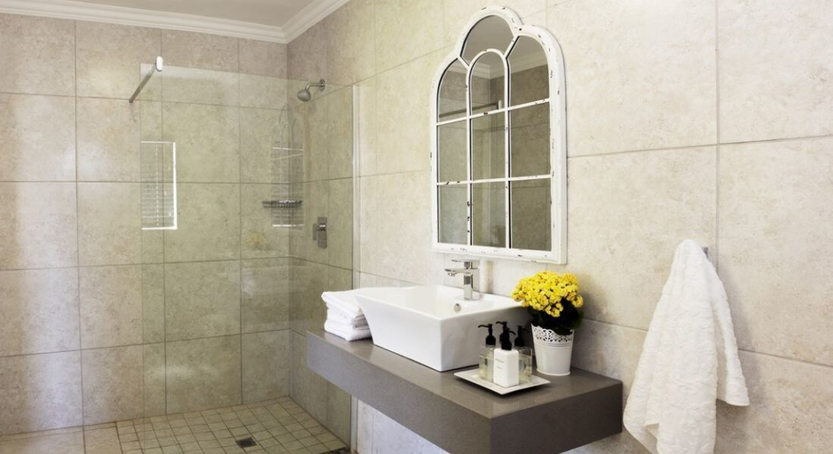 Bathroom, Villa Petit, Cacadu