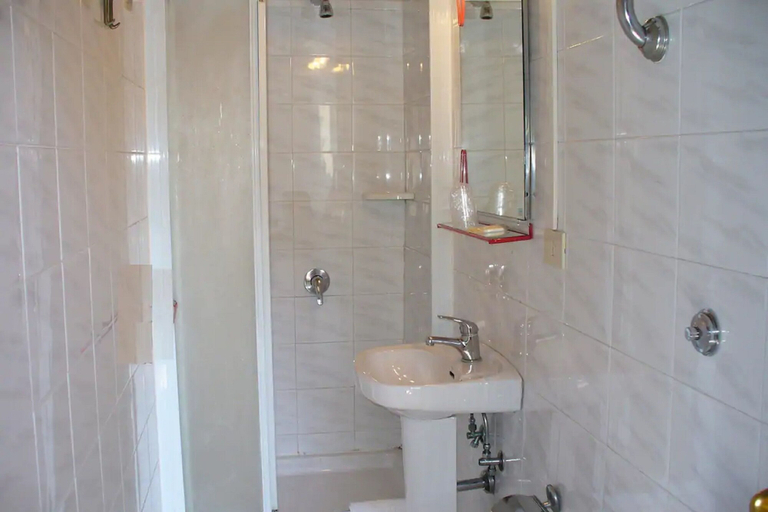 Bathroom 4, Hotel Azzurra, Roma
