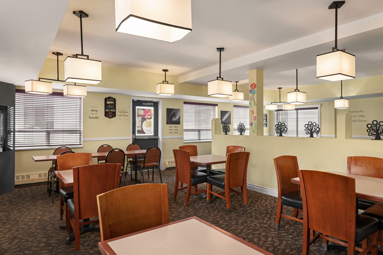 Food & Drinks 5, Nova Inn Yellowknife, Fort Smith