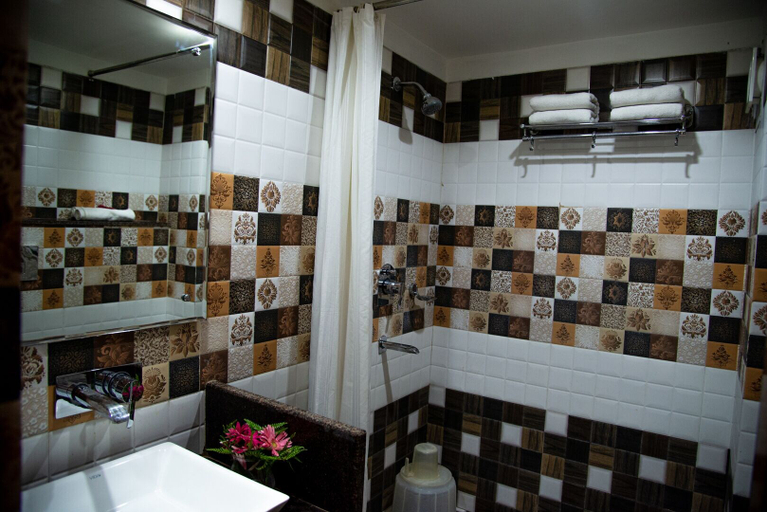 Bathroom 5, Sun Park Resort, Chandigarh, Sahibzada Ajit Singh Nagar