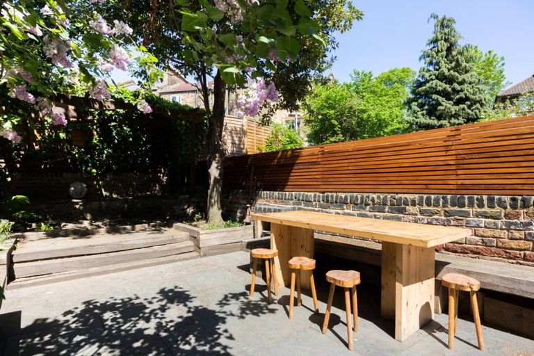 Others 5, Stylish, Bright Apartment w/ Private Garden, London