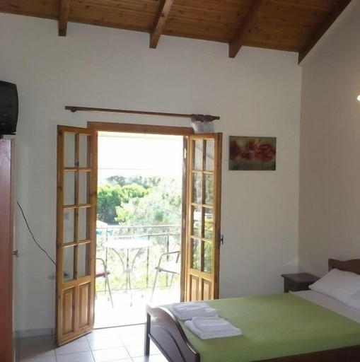 Bedroom 5, Stalaktites Studios and Apartments, Ionian Islands