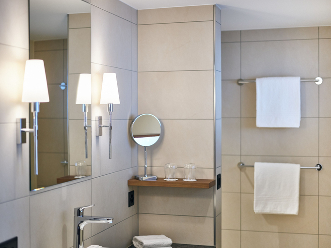 Bathroom 5, Belvédère Strandhotel, Niedersimmental