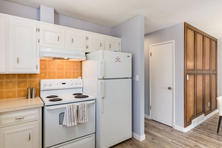 Others 4, Superb 3BR mins to DT SAIT, Division No. 6