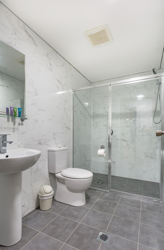 Bathroom 4, Hamilton on Beaumont, Newcastle - Inner City