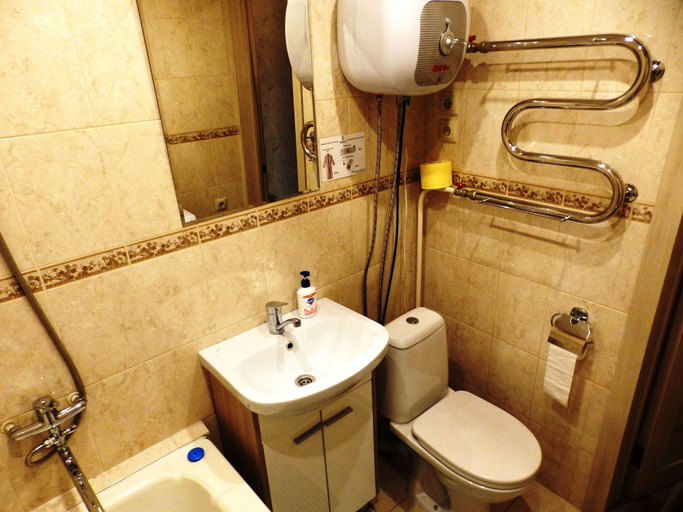 Bathroom 4, 1 room apartment on Spartaka 18, Novokuznetskiy