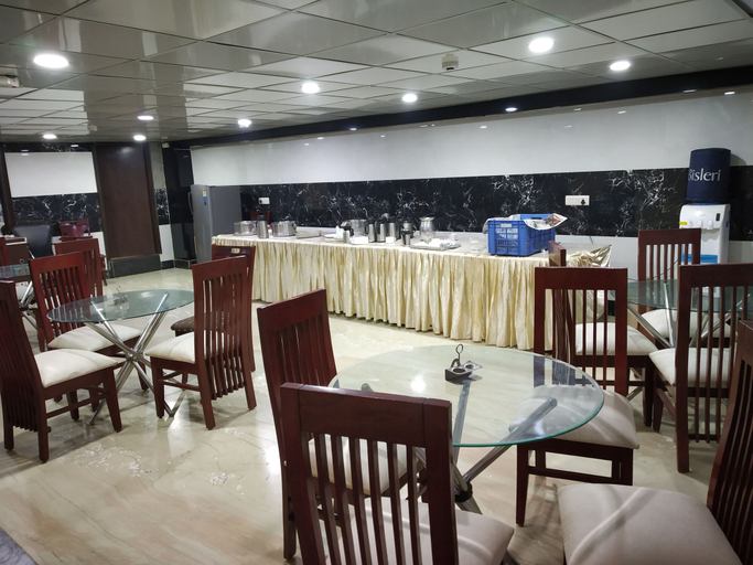 Food & Drinks 5, Hotel Sohi Residency, Delhi