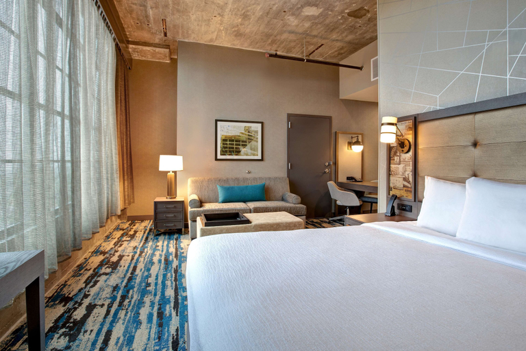 Bedroom 3, Embassy Suites by Hilton Rockford Riverfront, Winnebago