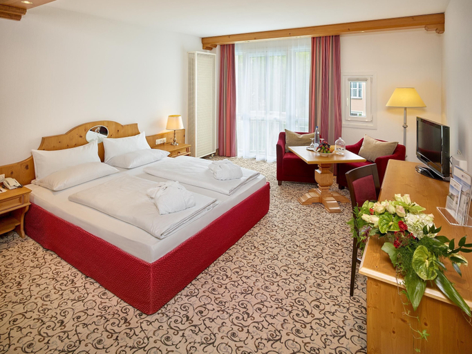 Bedroom 2, Hotel Maximilian, Passau