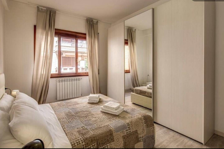 Bedroom 3, Retro2 Vaticano-max 4 pax, Roma