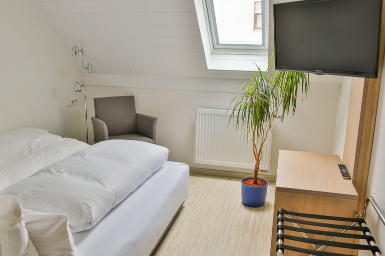 Bedroom 3, Landgasthof Weberhans, Donau-Ries
