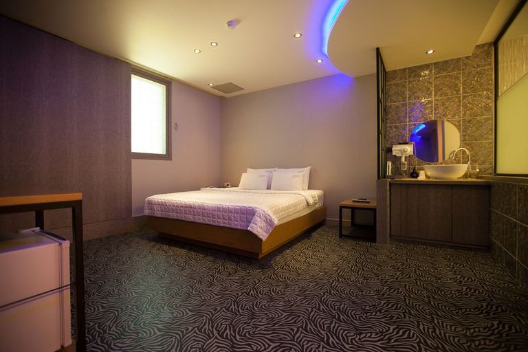 Bedroom 3, Pine Hill, Saha
