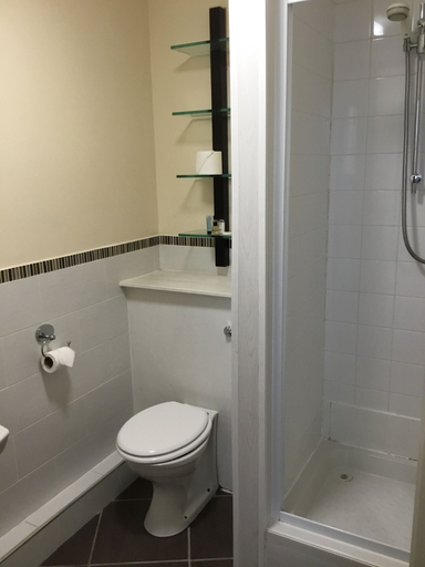 Bathroom 3, Aberdeen House, Aberdeen