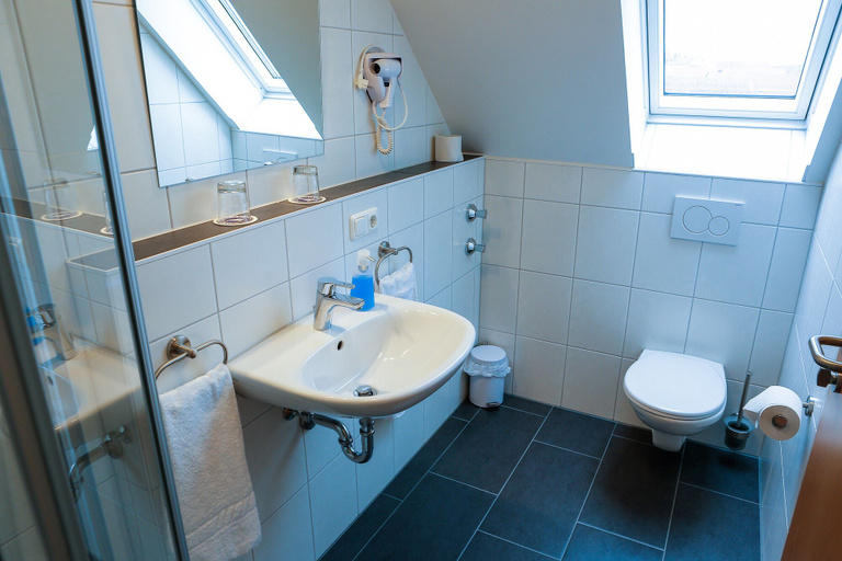 Bathroom 5, Landgasthof Weberhans, Donau-Ries