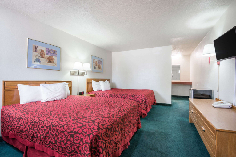 Bedroom 3, Days Inn by Wyndham Gallup, McKinley