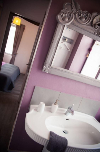 Bathroom 5, Maison d'hotes La Combe de Redoles, Lot