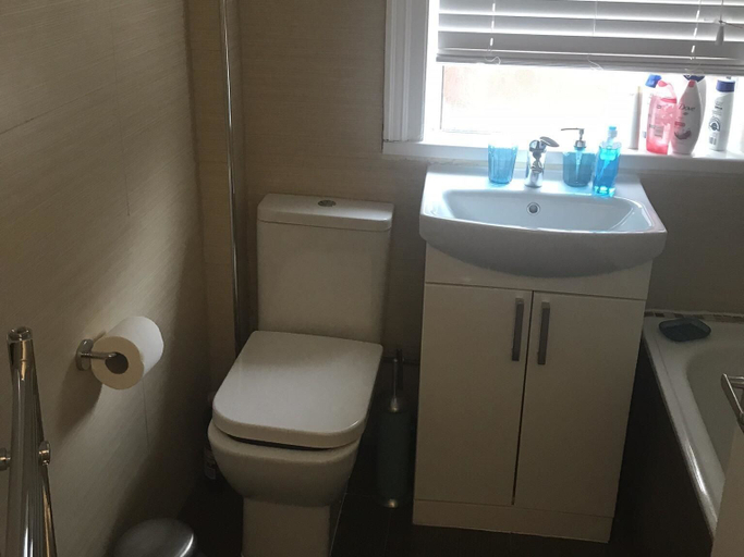 Bathroom, Chiltern Apartment, Luton