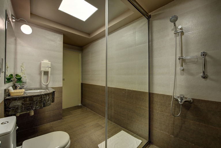 Bathroom 4, Nihal Hotel, Dubai