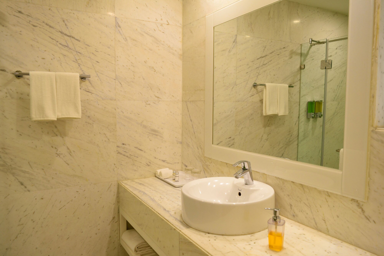 Bathroom 5, Sarovar Portico Outer Ring Road Bengaluru, Bangalore