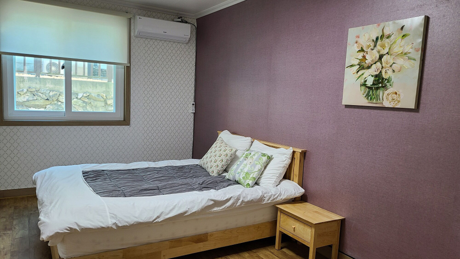Bedroom 3, Nine Valley Park, Sangju