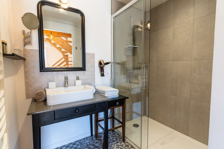 Bathroom 5, Au logis de Bellefois, Vienne