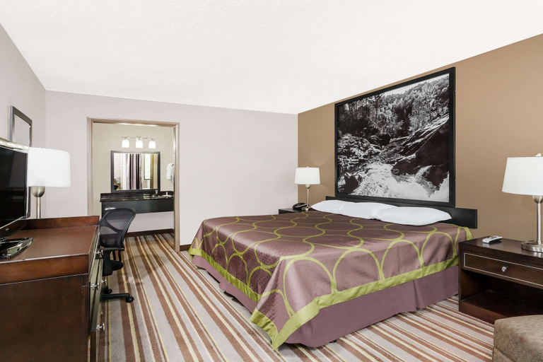 Bedroom 3, Super 8 by Wyndham Monteagle TN, Grundy