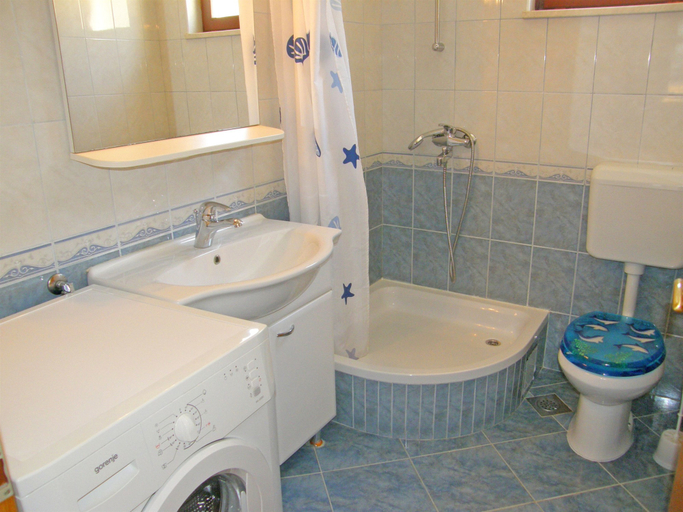 Bathroom 4, Apartments Rina, Primošten