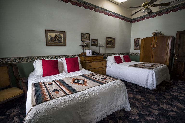 Bedroom 3, Red Garter Inn, Coconino